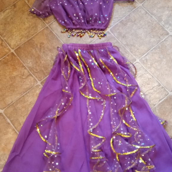 Bollywood 2 piece dance costume with lace ribbons - Picture 3 of 7